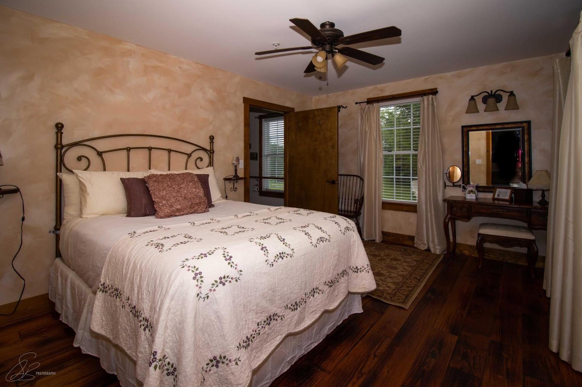 The Old Lantern Inn Charlotte エクステリア 写真